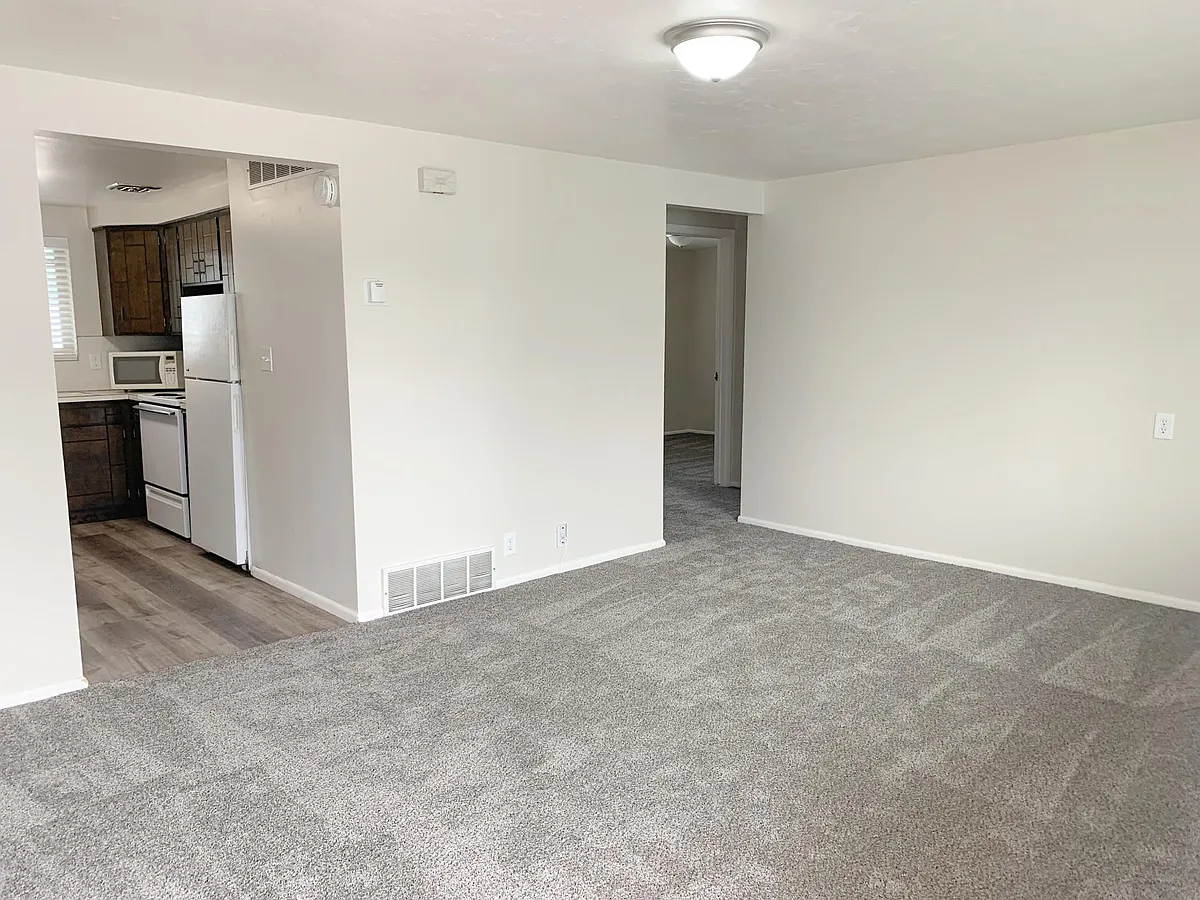 Building Photo - 356 N 200 E #4