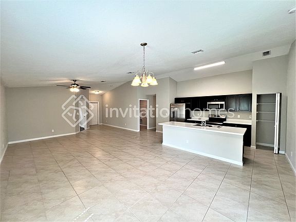 5th image of 1446 SW Santiago Ave