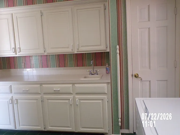 802 NW Seaton Pl — Photo 9