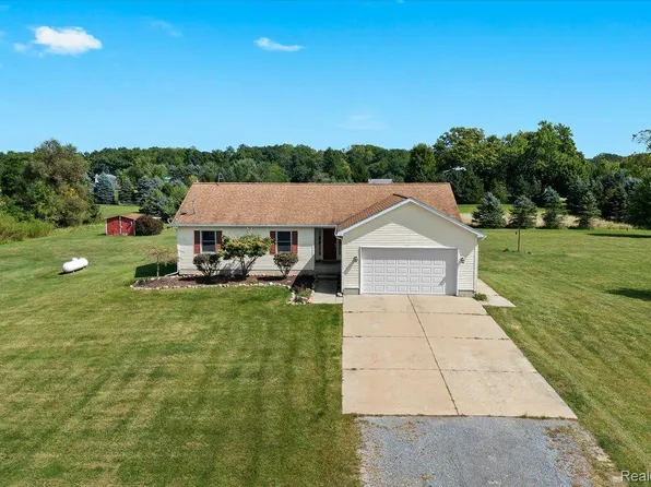3907 Weatherby Rd, Stockbridge, MI 49285
