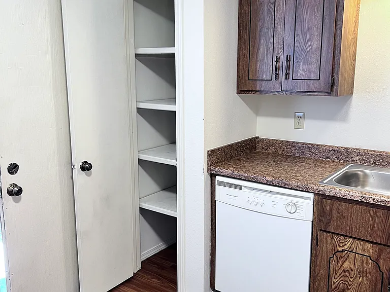 3426 S Farm Road 135 Ln #D — Photo 7