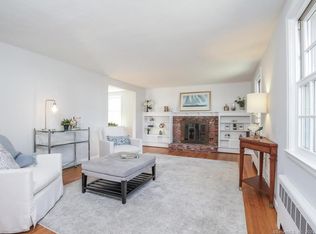 16 Old Smithy Ln, Wethersfield, CT 06109