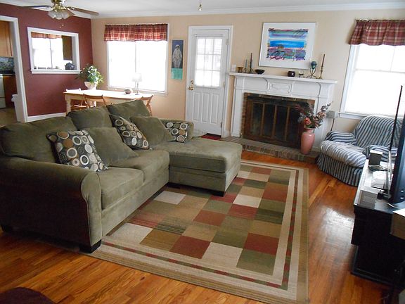 Hardwood floors, working FP