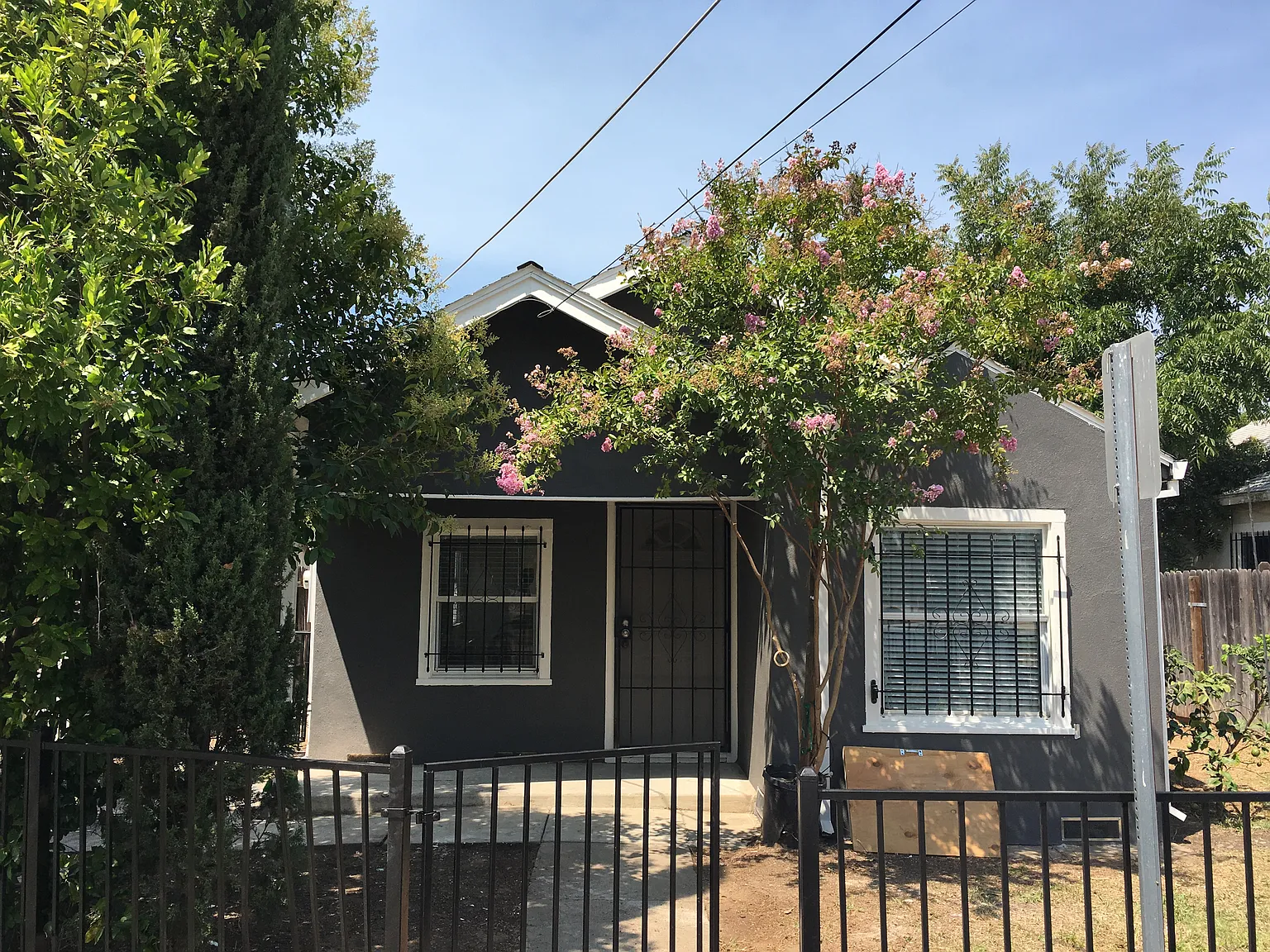 4056 43rd St photo 1