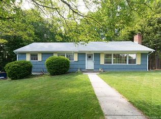 9 Starlight Dr, Norwalk, CT 06851
