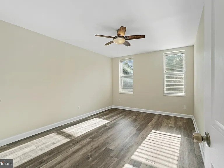 2509 Linden Ave #2 — Photo 14