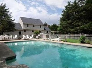 1 Riverside Dr, Mattapoisett, MA 02739