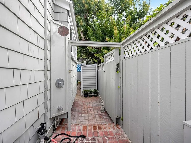 501 Lombardy Ln — Photo 26