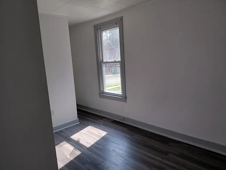 100 E State St #2 — Photo 4