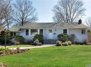15 Meredith Dr, Greenlawn, NY 11740