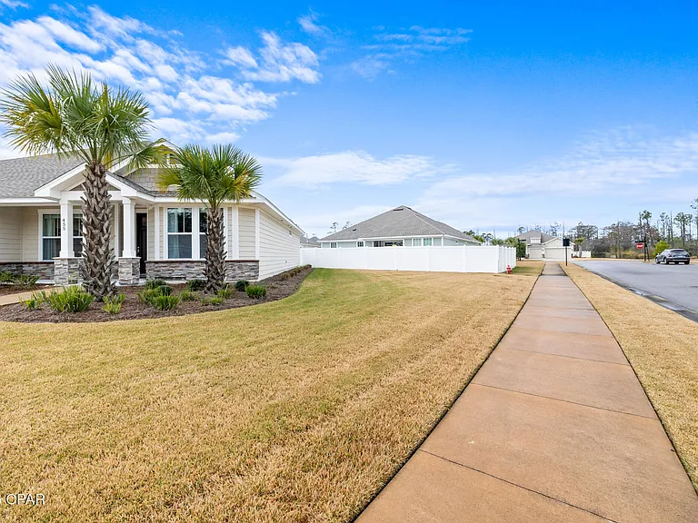 455 Foxtail Way — Photo 3