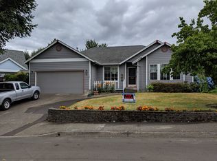 14 Denmark Loop, Silverton, OR 97381