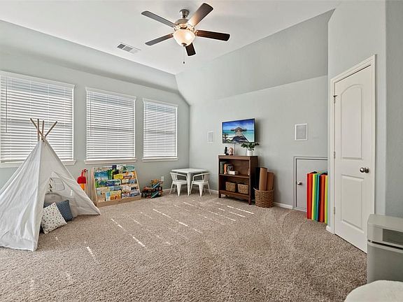 5th image of 135 Axlewood Ct