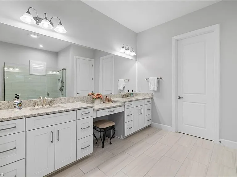 15345 Aprile St — Photo 18