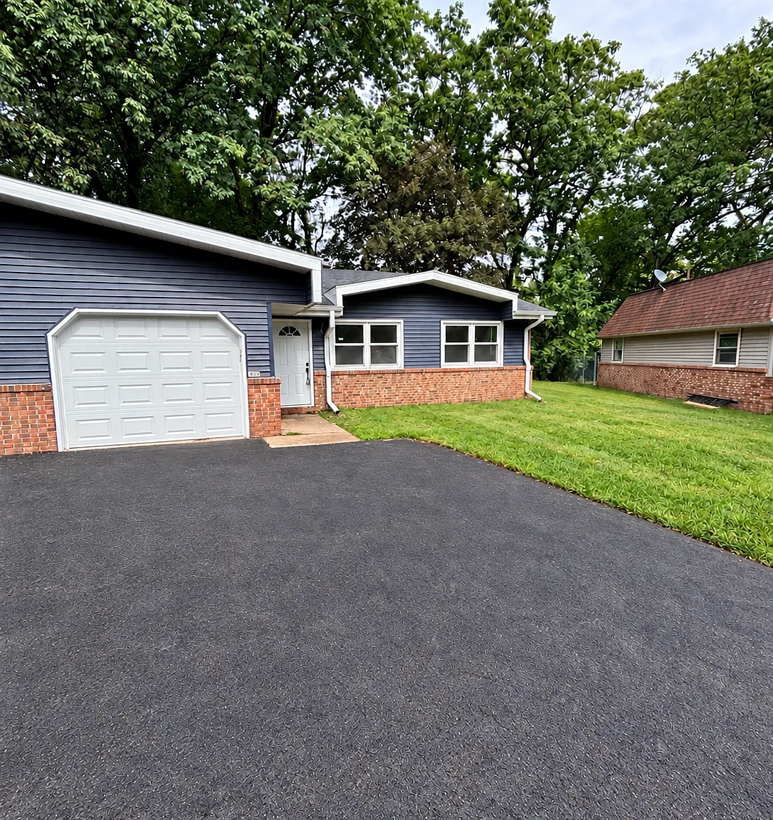 3 bed, 1.5 bath, 1034 sqft, $1,975 — Photo 1