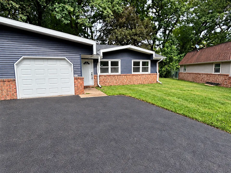 3923 Reinhardt Dr