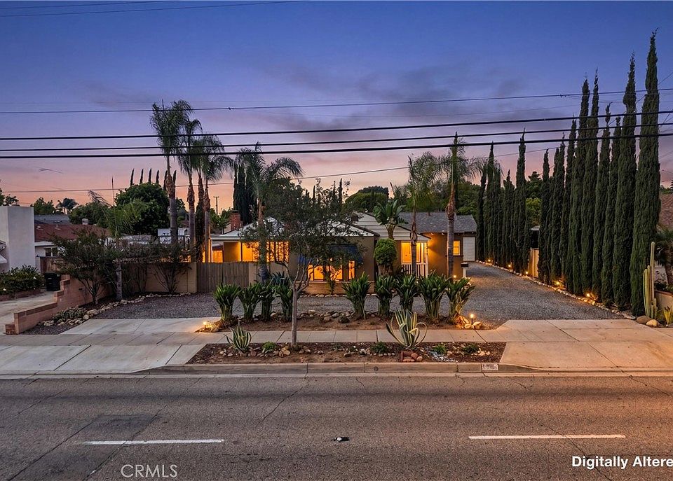1st image of 815 E Collins Ave