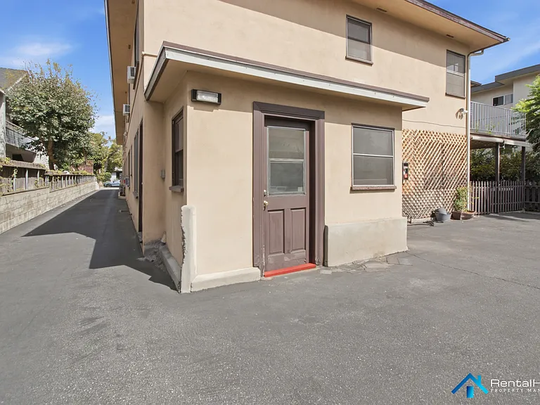 449 N Euclid Ave #C — Photo 14