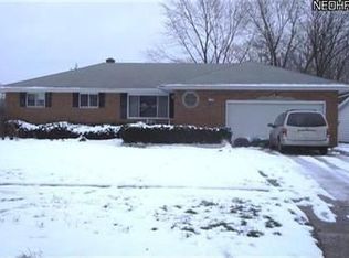 1879 Edenhall Dr, Lyndhurst, OH