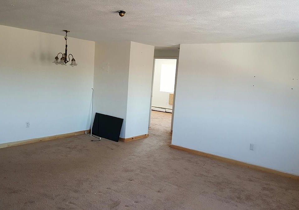2nd image of 215 Winter St