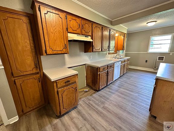 4th image of 816 Hickam Dr