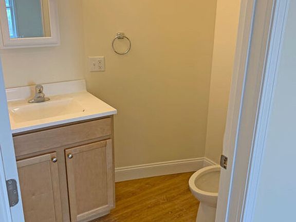 2nd image of 323 Pearl St Unit 11
