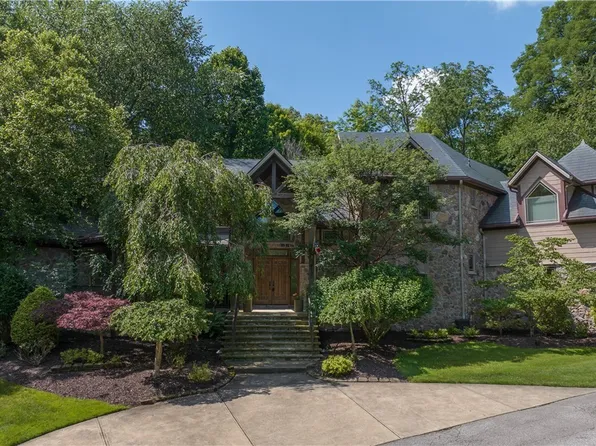 4820 Valley Pkwy, Cleveland, OH 44126
