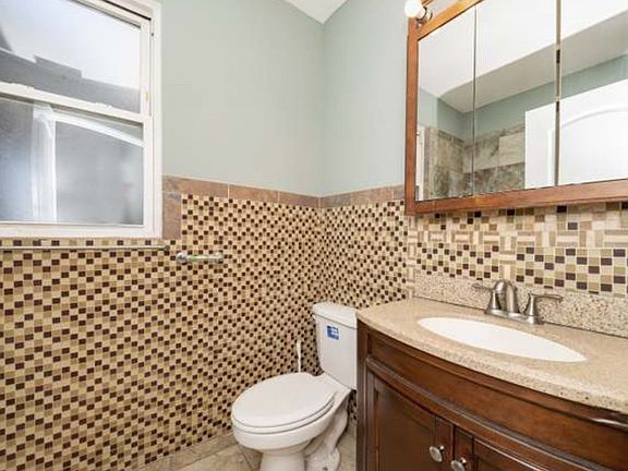 4th image of 3530 W Flournoy St #2