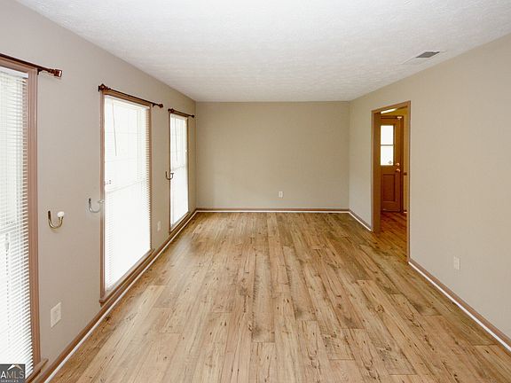 5th image of 4033 Scenic Mountain Dr
