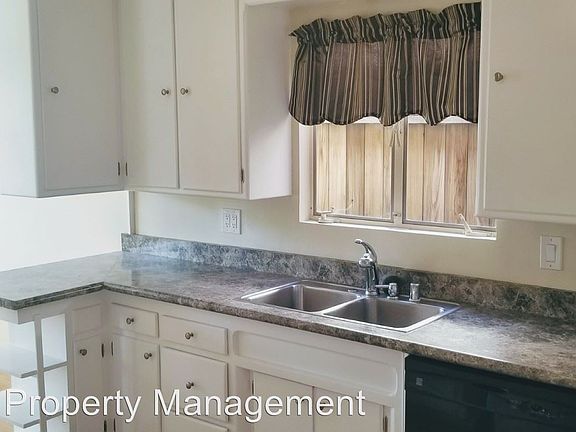 4th image of 222 Marguerite Ave #A