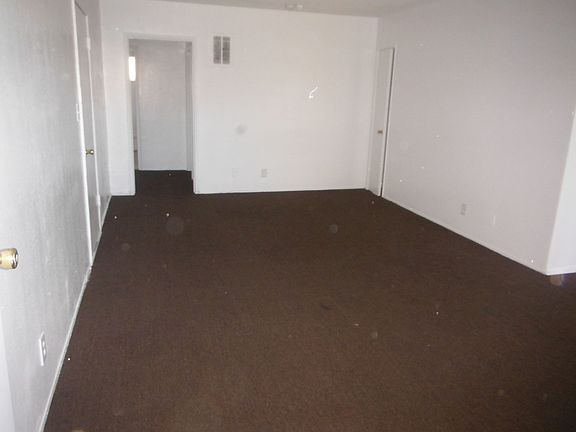 5th image of 3838 Gibraltar Ave APT 17