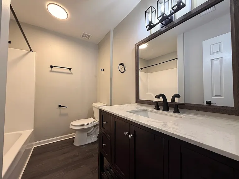 140 Cumberland Ct #D — Photo 8