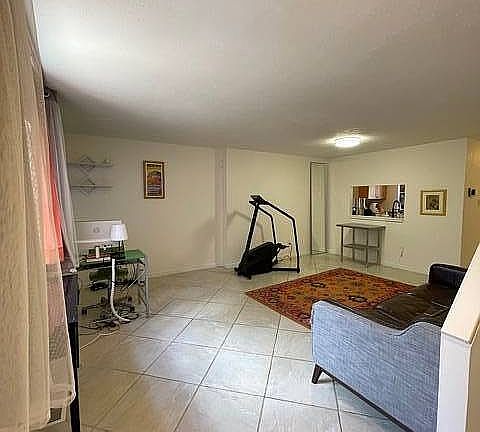 3rd image of 843 Forest Ave