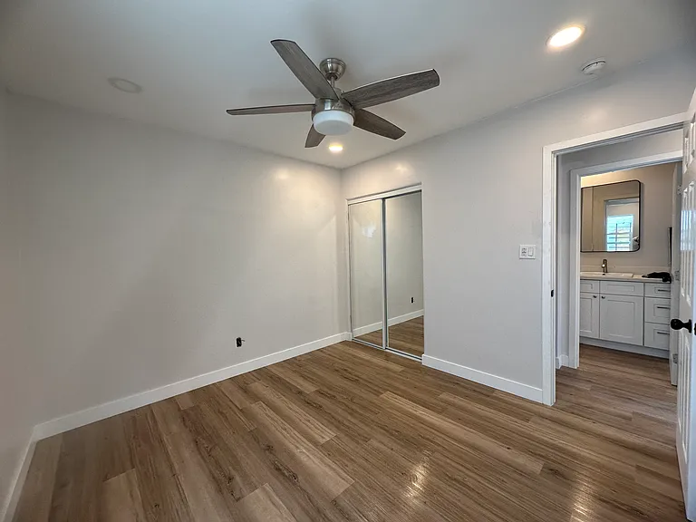Second bedroom has a window.