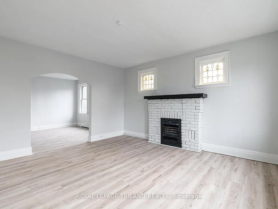 425 McKenzie Ave #3