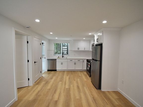 2nd image of 14830 Dickens St #14834