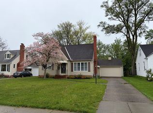 262 Elmwood Dr, Berea, OH 44017