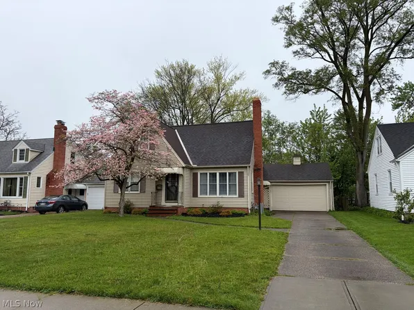 262 Elmwood Dr, Berea, OH 44017
