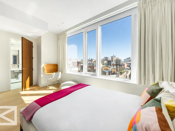 350 West Broadway image 16 of 29