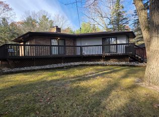 971 Wintergreen St, East Tawas, MI 48730