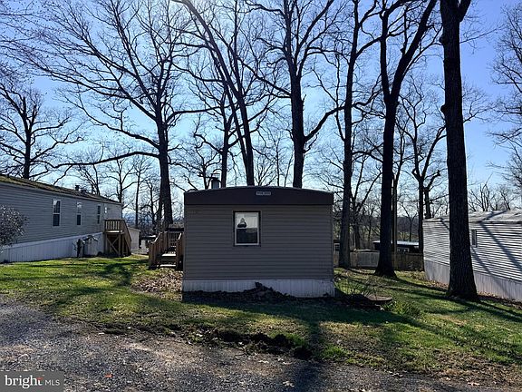 2nd image of 62 Upper Loop Rd