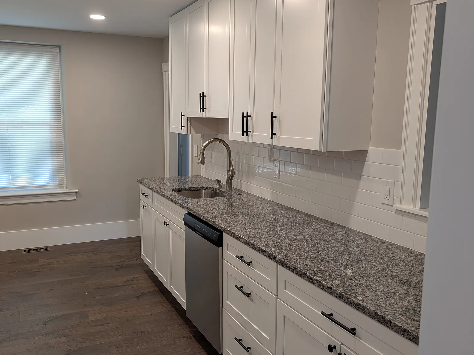 3 bed, 1.5 bath, 2107 sqft, $2,750 — Photo 3