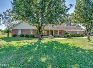 243 Thorn Dr, Grenada, MS 38901