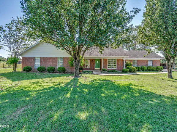 243 Thorn Dr, Grenada, MS 38901