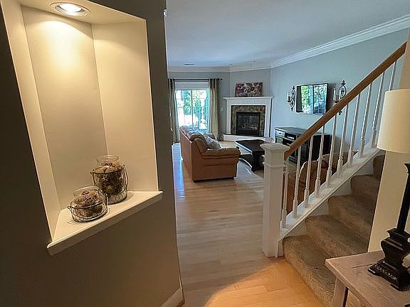 5th image of 4912 Merton Sq