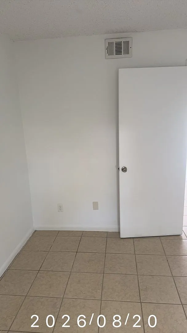 Clean and convenient 2bedroom in SE Palm Bay! — Photo 3