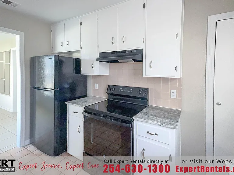 907 Wells St — Photo 9