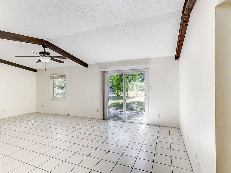 2404 Andover Dr — Photo 6