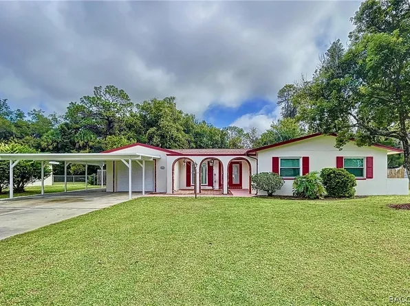 1135 N Country Club Dr, Crystal River, FL 34429