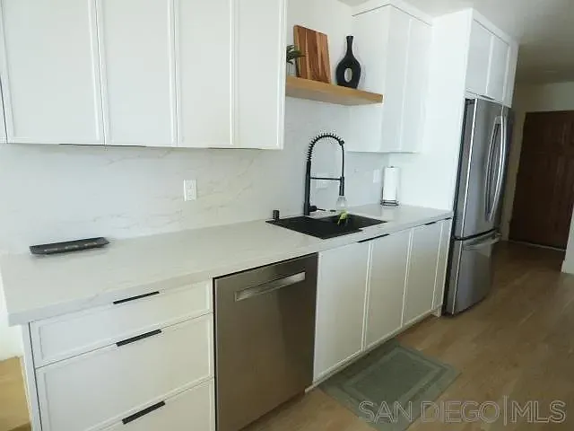 909 Coast Blvd #17 — Photo 17